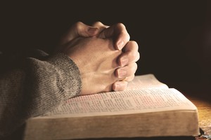 Суть чтения молитвы задержания 
