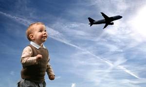 Ребенок и самолет