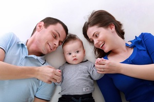Младенец и родители