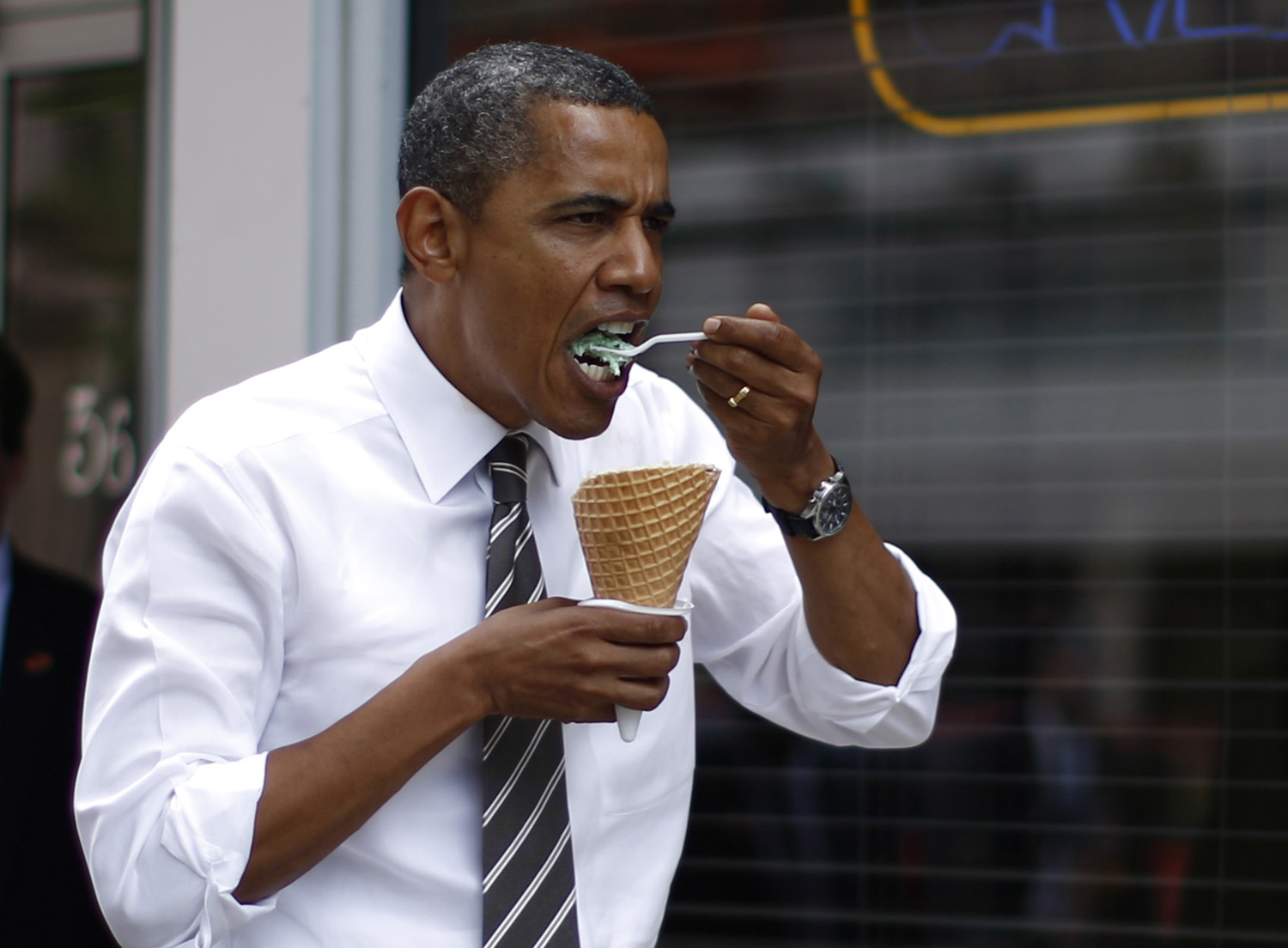 Чернокожий ест. Морган Фримен Барак Обама. Барак Обама негр. Мороженое Обама Барак Обама. Шоколад Обамка.