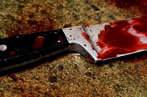 Нож в крови