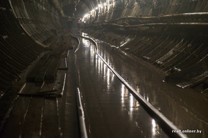 Вода в тоннеле метро