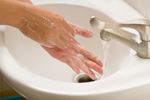 Во сне мыть руки холодной водой - трактование разных сонников