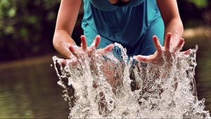  как управлять водой в реальной жизни руками