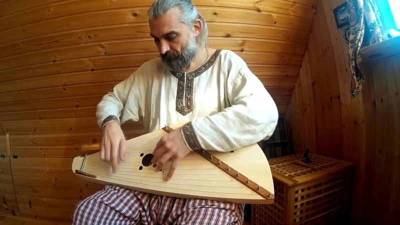 Славянский народный музыкальный инструмент