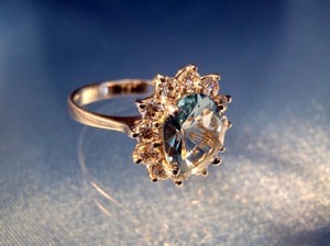 Золотое кольцо с камнем,  сонник 