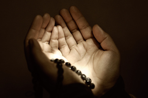 Прочтение молитв у мусульман